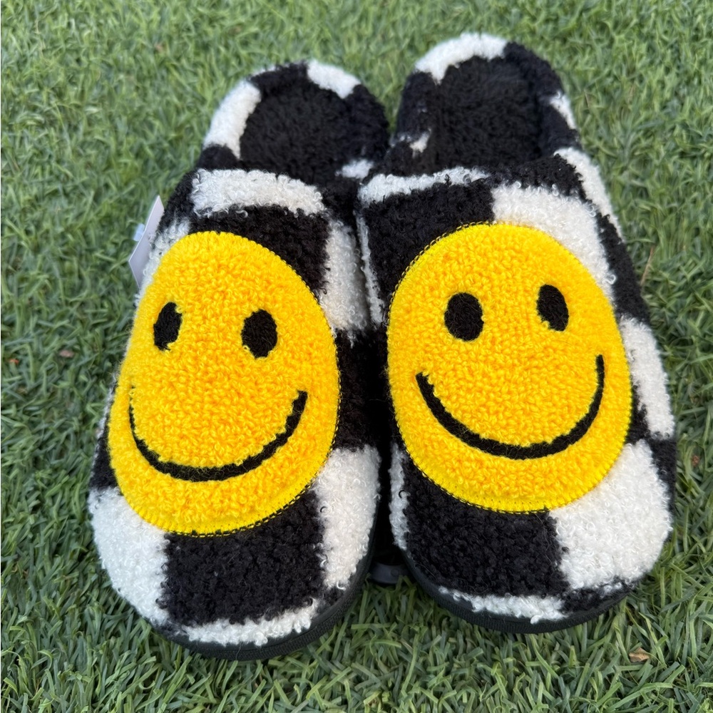 Smiley Face Checkered Slippers Size Medium